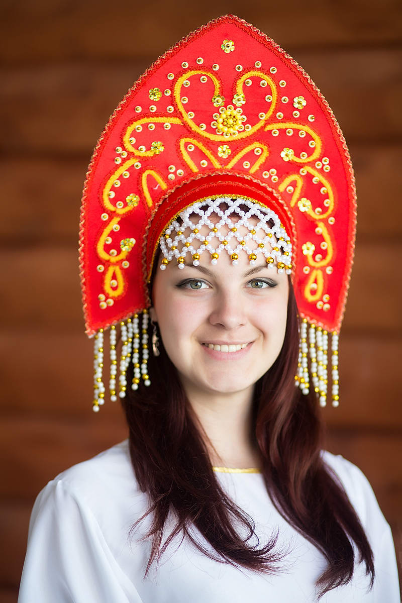 Славянский кокошник "Анна" красный для ребёнка 